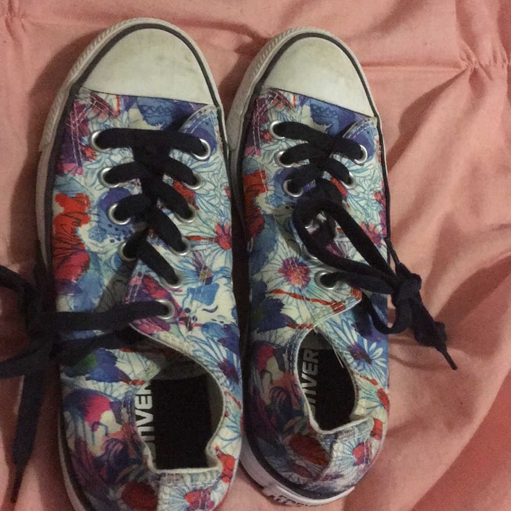 Flower converses